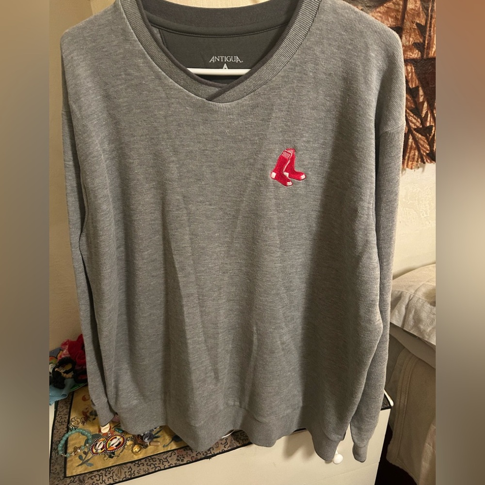 Antigua Men's Sweat Shirt in Gray with Boston Red Sox Accent.